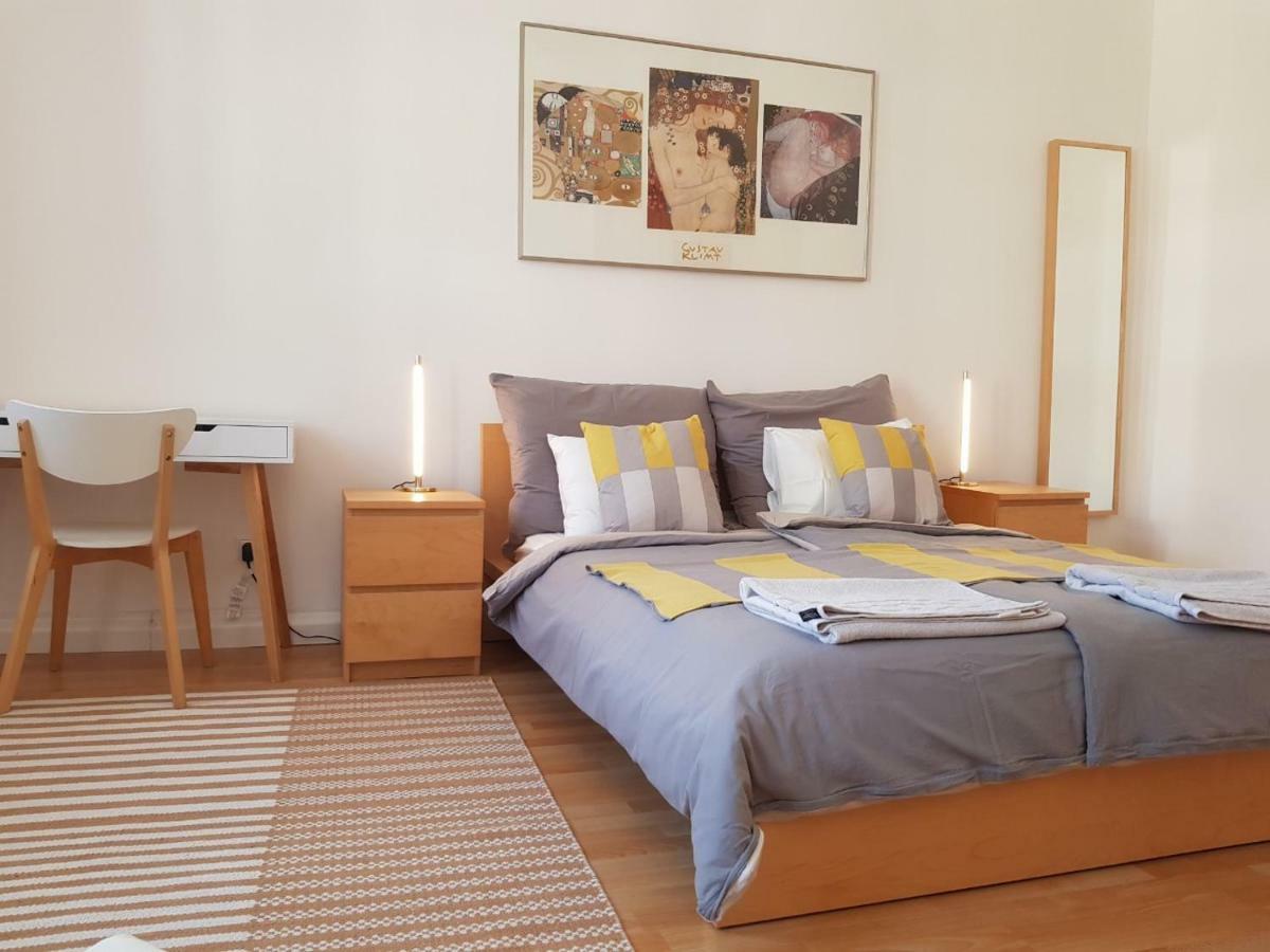 Schubert Park Apartment Near Volksopera Виена Екстериор снимка