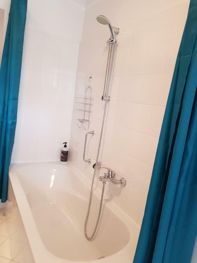 Schubert Park Apartment Near Volksopera Виена Екстериор снимка